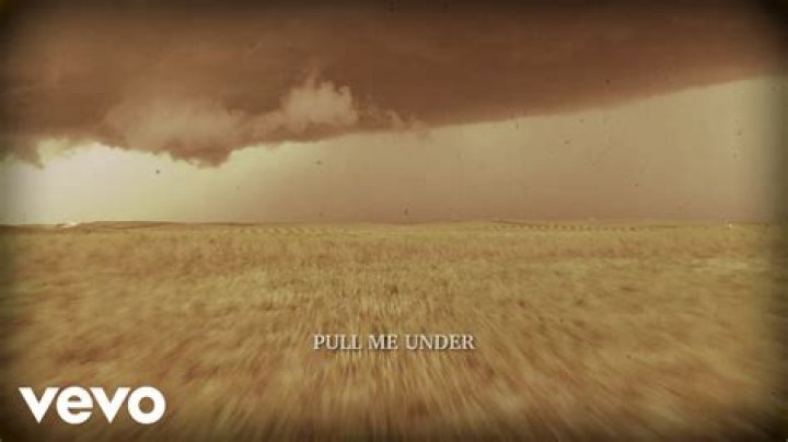 A Deep Dive into Aaron Lewis Pull Me Under Lyrics: Meaning, Emotion, and Artistry