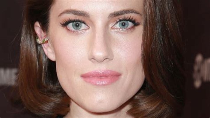 Allison Williams: A Star's Journey and The Smoking Tale