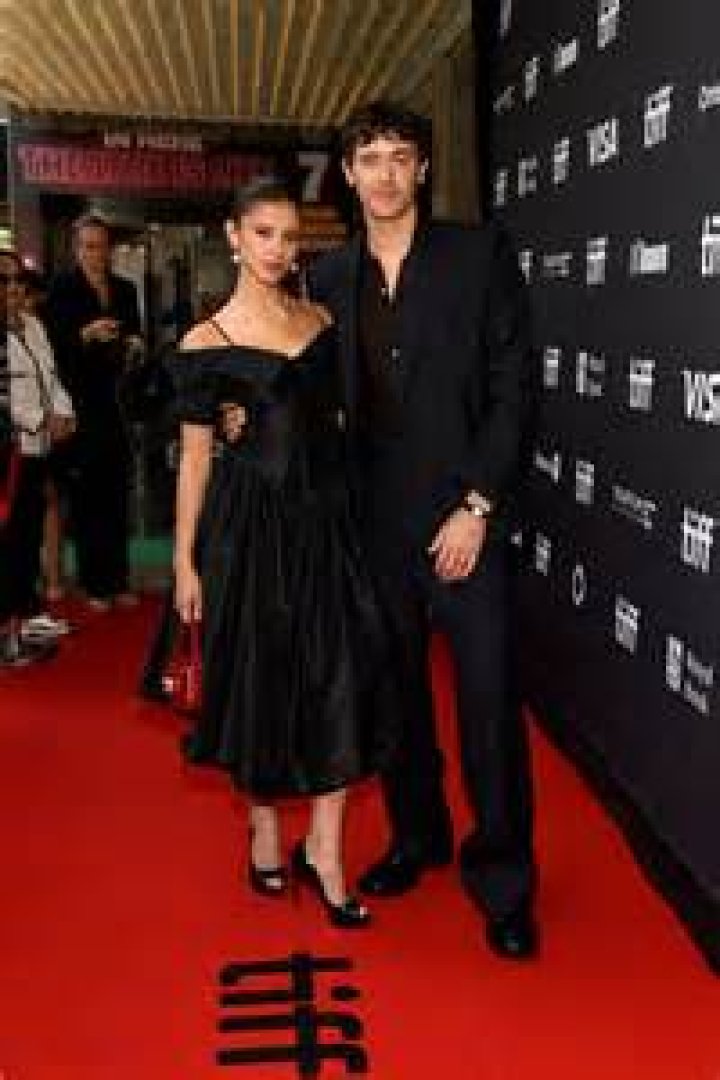 Are Rachel Zegler and Tom Blyth Dating? A Deep Dive into Their Relationship