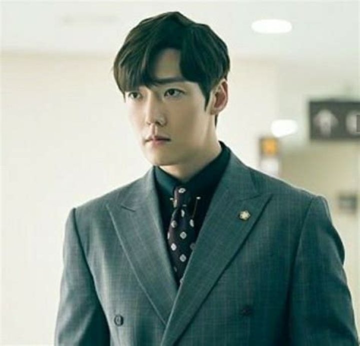 Choi Joon-Hyuk: A Rising Star in the South Korean Entertainment Industry