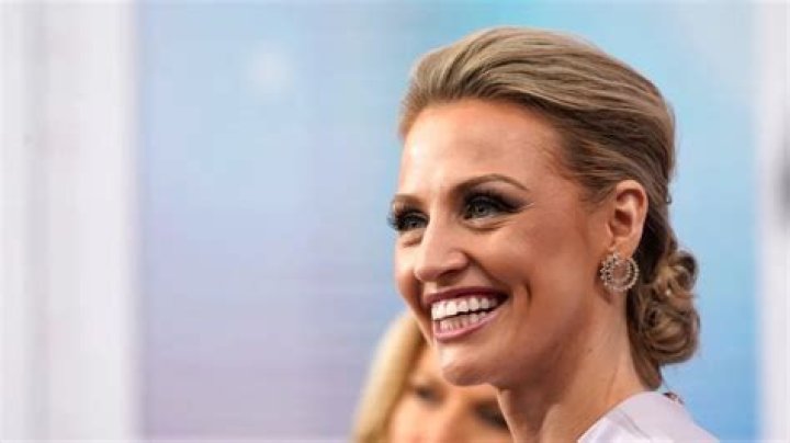 Discover the Hidden Truth: Uncovering Carley Shimkus's Stature