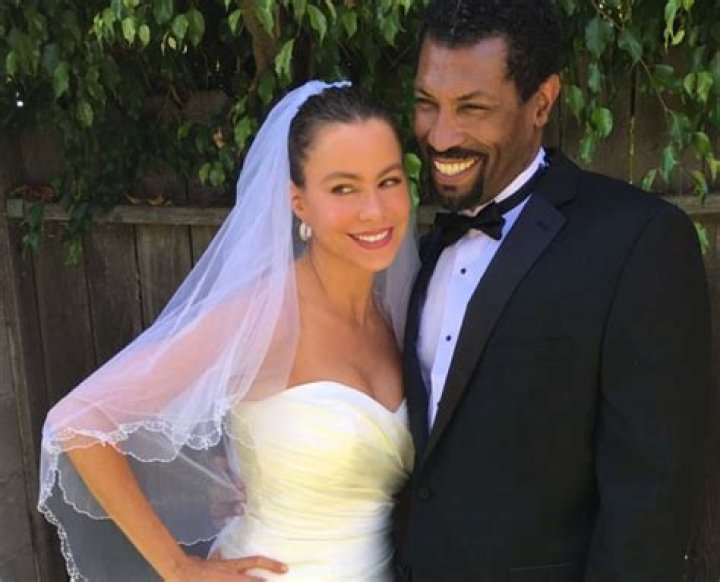 Exploring Deon Cole's Relationships: A Journey Through Love and Life