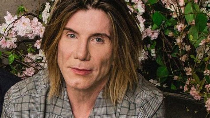Exploring the Life and Career of Johnny Resnik: The Voice Behind the Goo Goo Dolls