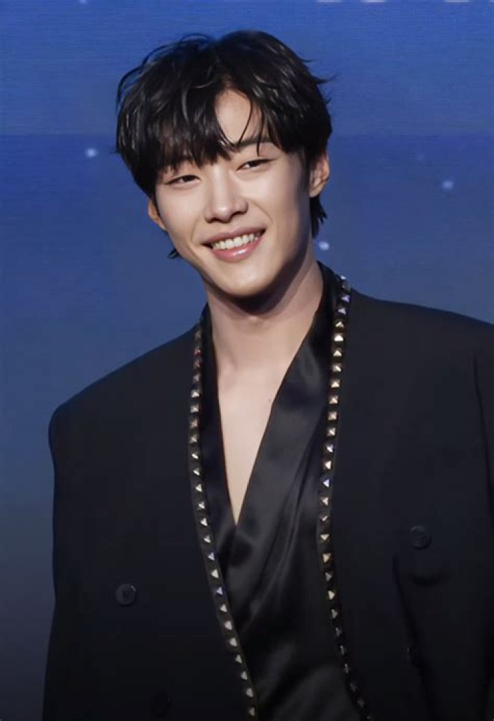 Exploring the Life and Career of Woo Dohwan: A Rising Star in Korean Entertainment
