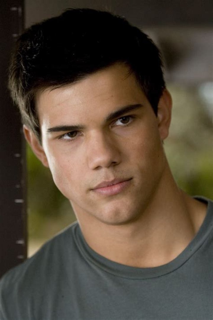 Exploring the Life of Jacob Black Actor from Twilight: Taylor Lautner