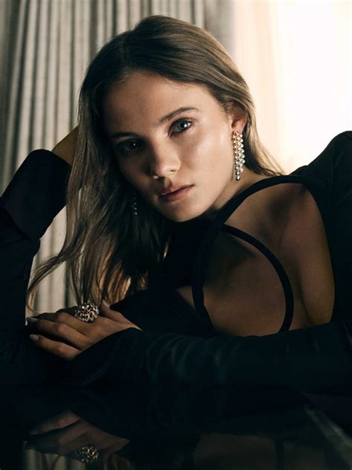 Freya Allan Smoking: A Closer Look at the Rising Star's Lifestyle Choices