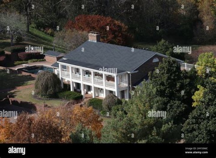 Garth Brooks Oklahoma Home: A Haven of Musical Legacy and Personal Retreat