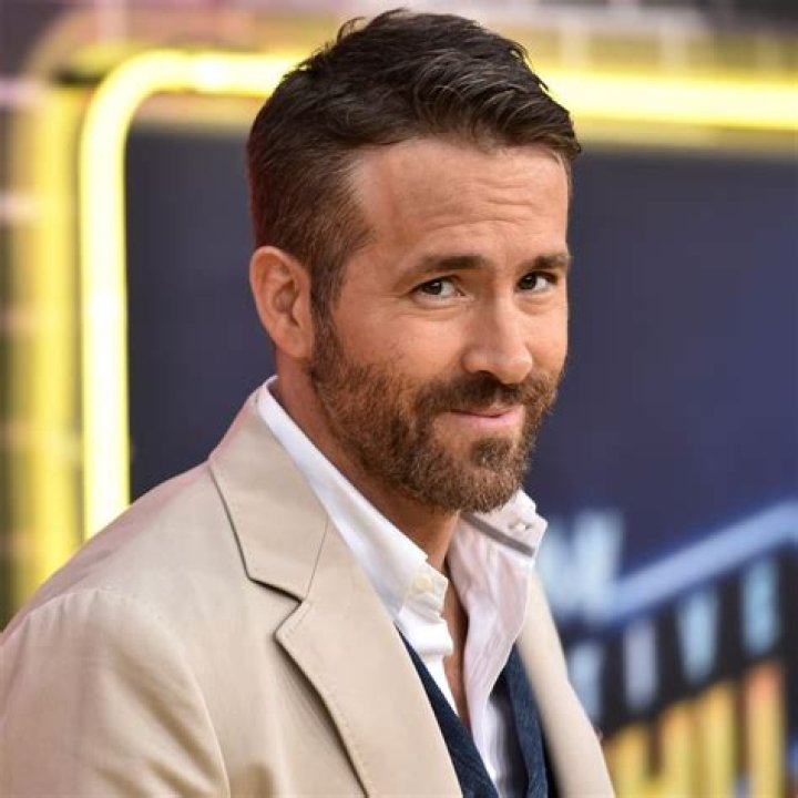 Hot Male Celebs: The Rising Stars of Hollywood