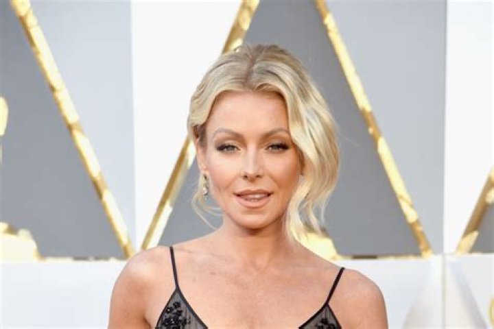 How Much Does Kelly Ripa Weigh? An In-Depth Look at the TV Icon's Fitness Journey