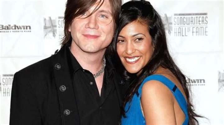 Is Johnny Rzeznik Married? The Complete Guide to His Personal Life