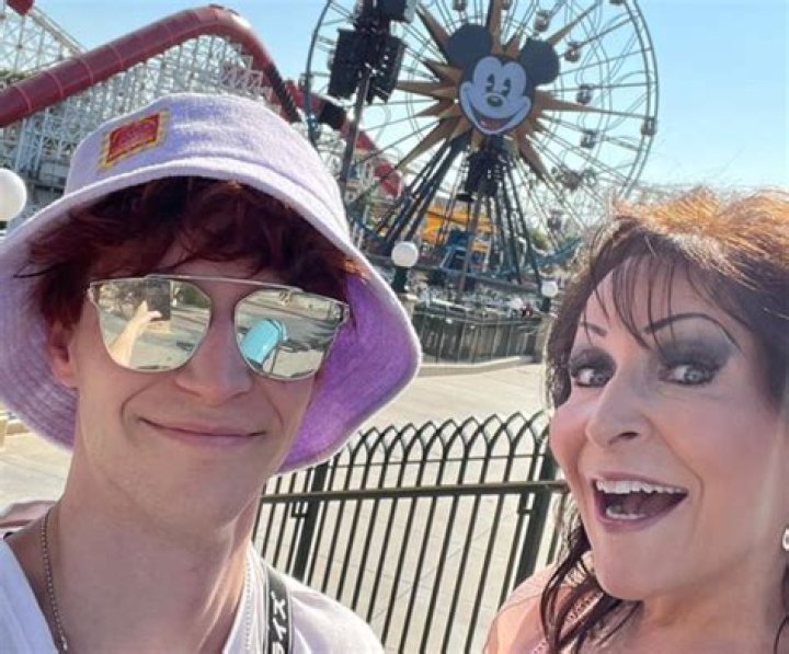 Is Peet Montzingo: Unraveling the Life and Career of a Social Media Sensation