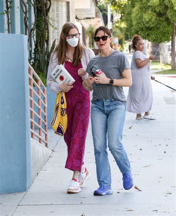 Jennifer Garner's Children: A Deep Dive into Her Family Life