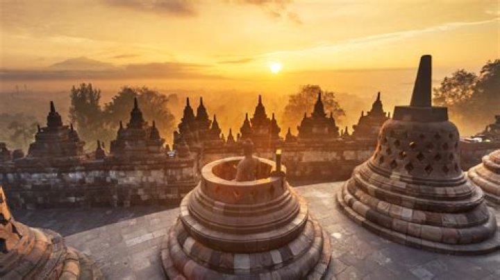 Lithe Tour: Exploring the Best of Adventure and Relaxation