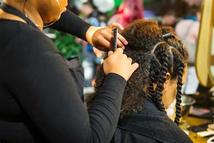 Locate the Closest Braiding Salons Near You