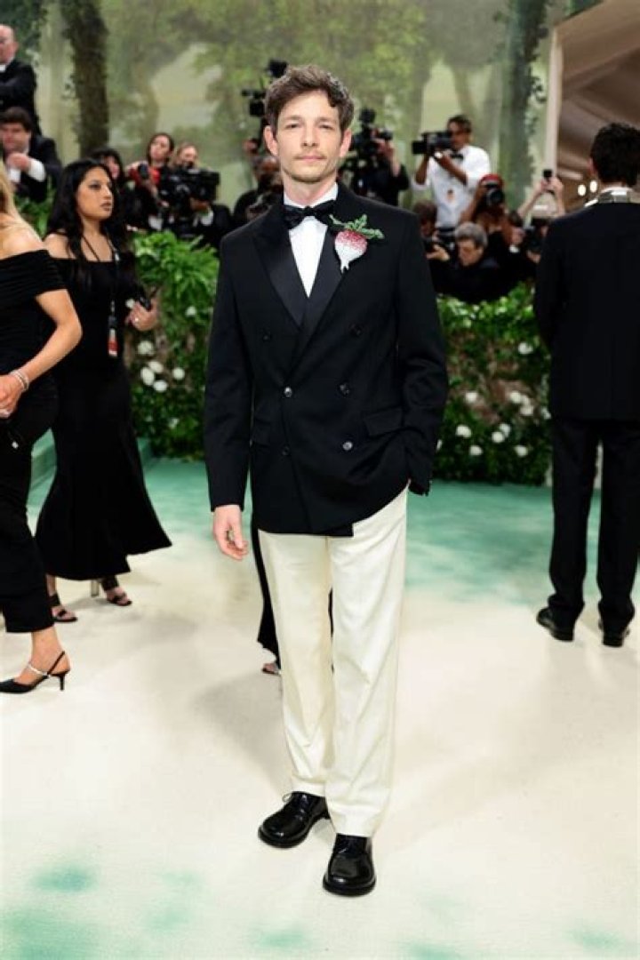Premet Gala Buzz: Mike Faist&rsquo;s 2024 Look Revealed