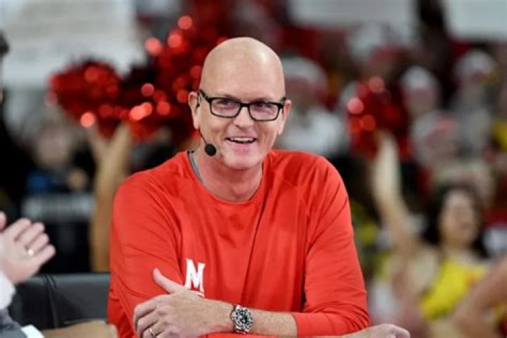 Scott Van Pelt's Height: A Detailed Exploration
