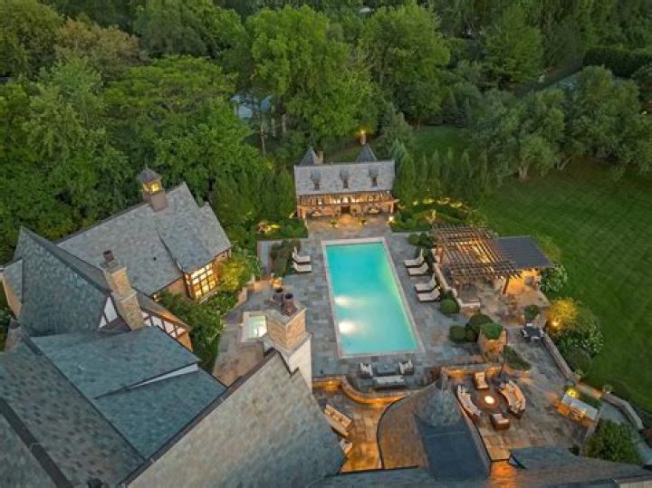 Taylor Swift's House in Naperville: A Glimpse into Her Life and Style