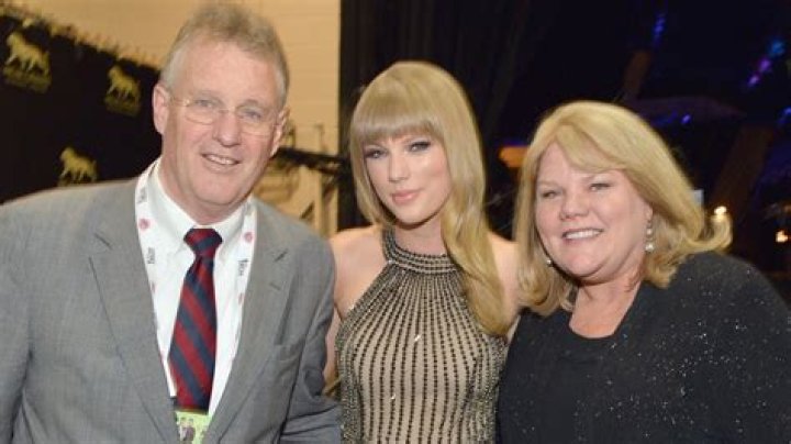 Taylor Swift's Parents Reconcile: A Sweet Update