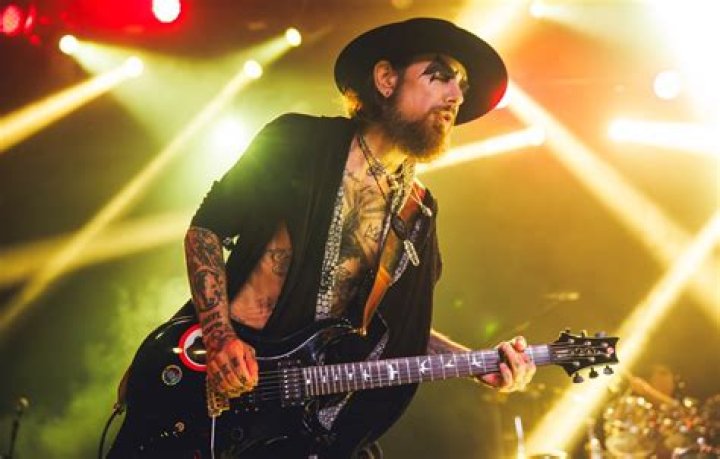 Understanding Dave Navarro's Age: A Journey Through Time