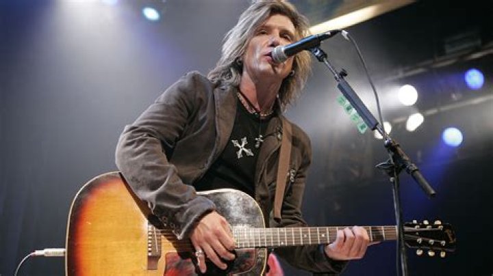 Understanding Johnny Rzeznik: The Voice Behind the Goo Goo Dolls