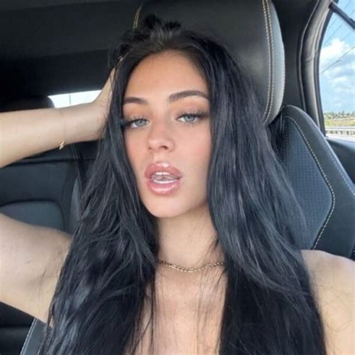 Unveiling Smalltownbecky: A Deep Dive into the OnlyFans Phenomenon