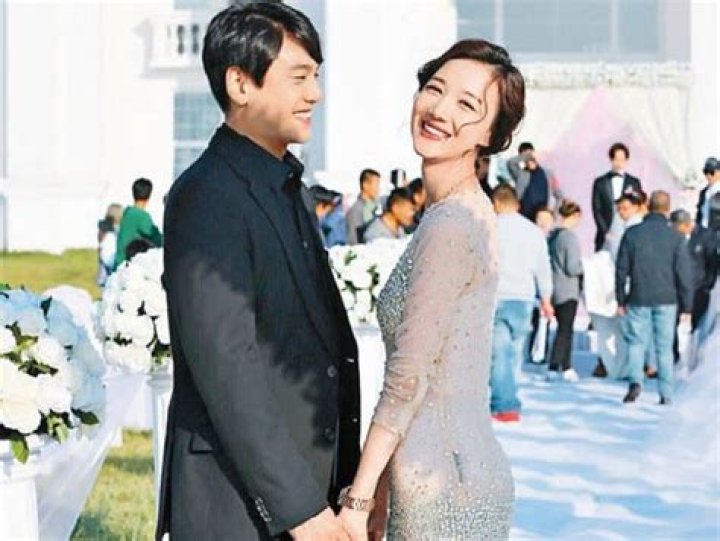 Wenwen Han: The Rising Star of Chinese Cinema