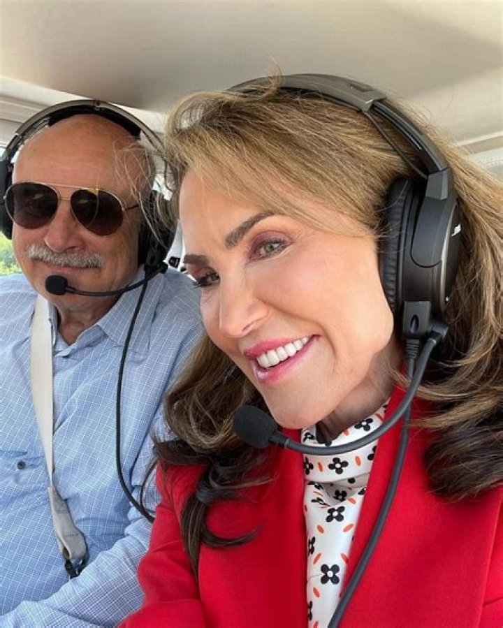 What Happened to Robin McGraw's Face? A Deep Dive into Her Transformation
