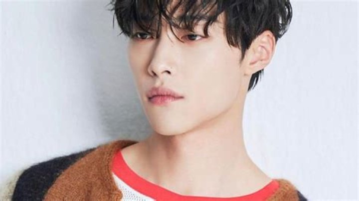 Woo Do Hwan: The Rising Star of Korean Entertainment