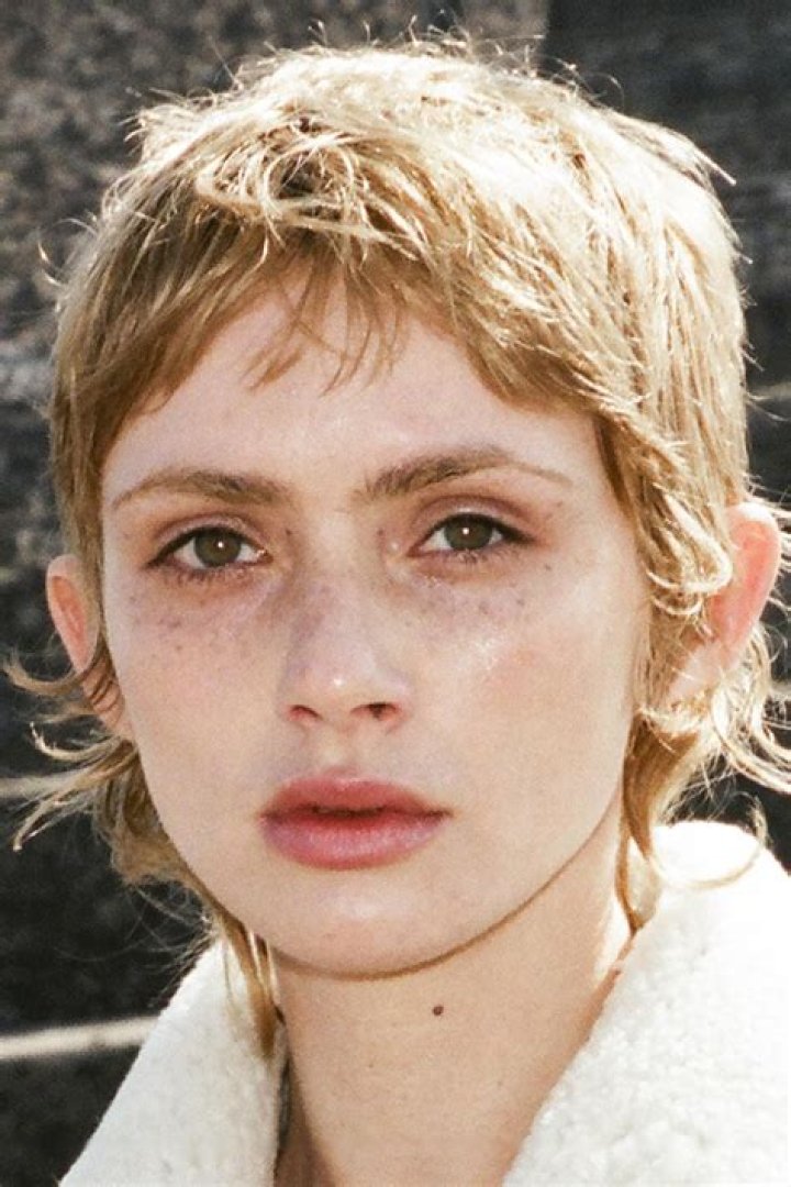 Zoe Sidel: A Rising Star in the Entertainment Industry